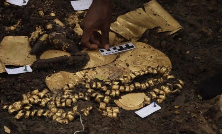 Archaeologists in Panama find ancient grave full of gold treasures - and victims