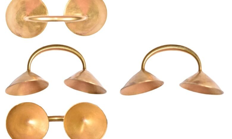 Golden dress clasp